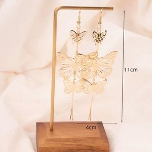 Butterfly decor drop earrings
